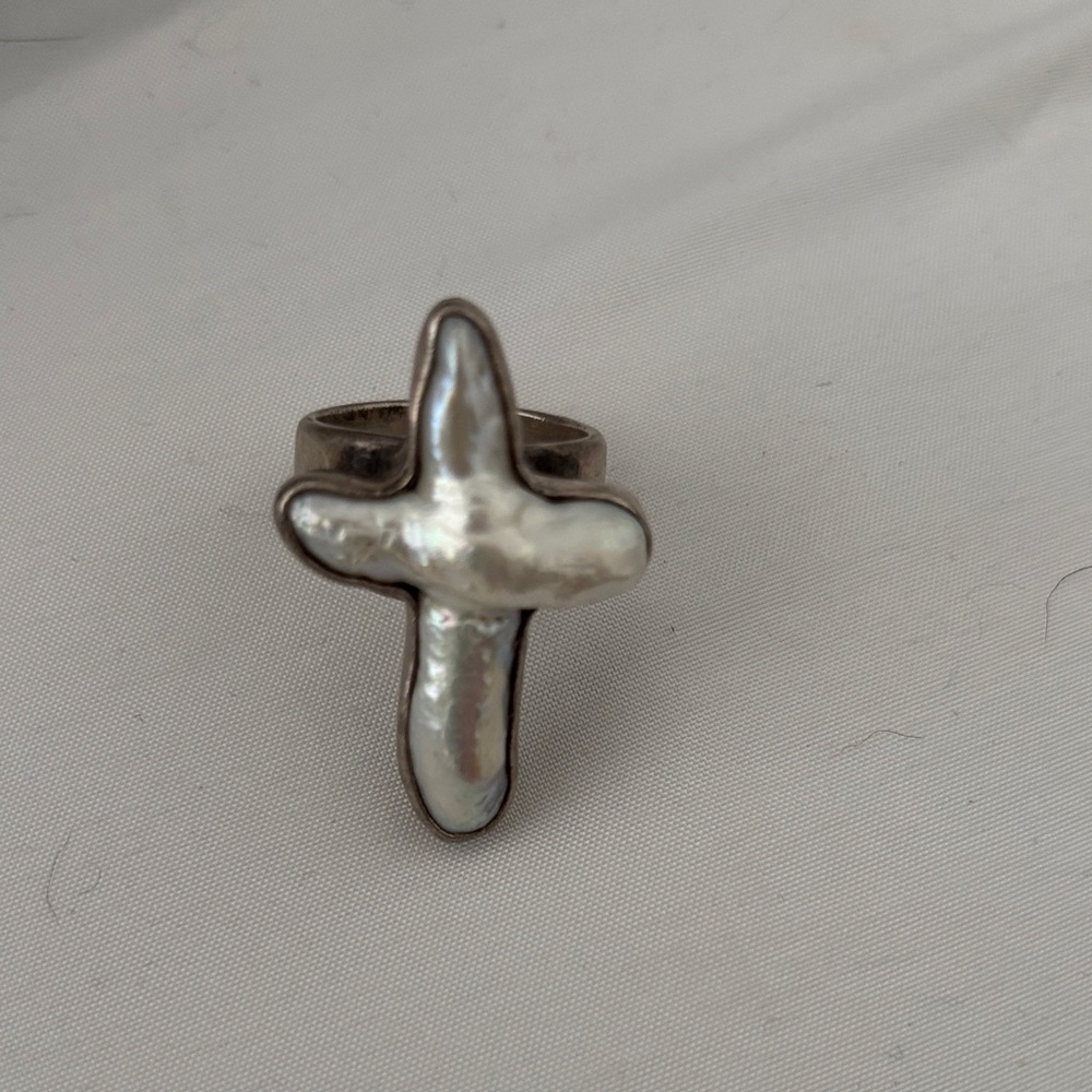Elegant Silver Cross Ring